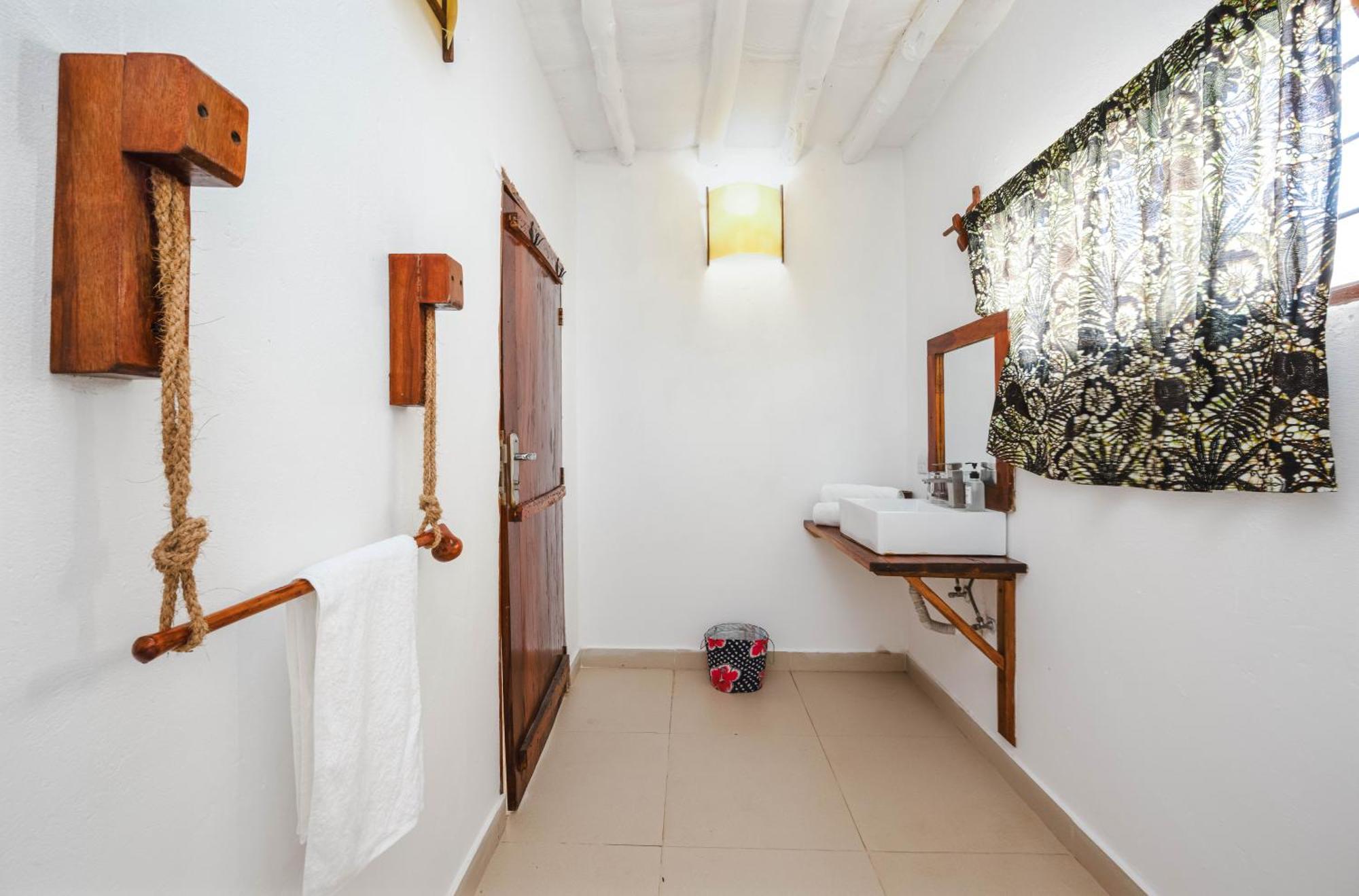 Shanuo Beach Bungalows Michamvi Kae Room photo